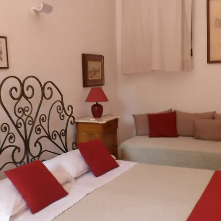 Sorrento Home Готель типу 