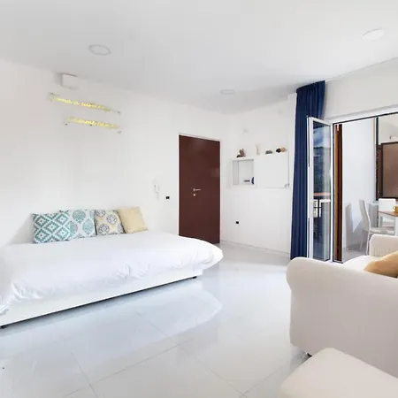 Sorrento Home Bed and Breakfast Σορέντο