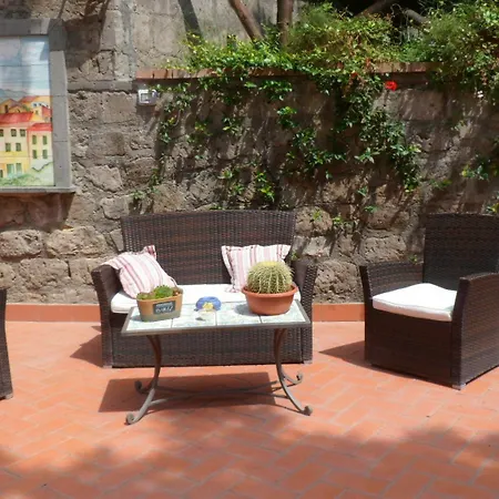 Bed & Breakfast Sorrento Home 2*